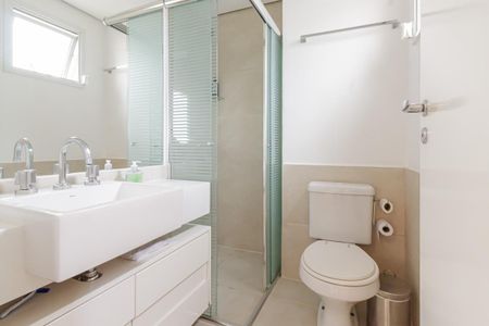 Apartamento para alugar com 290m², 2 quartos e 4 vagas Apartamento para alugar com 290m², 2 quartos e 4 vagasBanheiro da Suíte 1