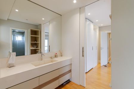 Apartamento para alugar com 290m², 2 quartos e 4 vagas Apartamento para alugar com 290m², 2 quartos e 4 vagasBanheiro