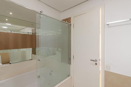 Apartamento para alugar com 290m², 2 quartos e 4 vagas Apartamento para alugar com 290m², 2 quartos e 4 vagasBanheiro