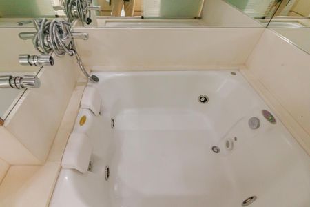 Apartamento para alugar com 290m², 2 quartos e 4 vagas Apartamento para alugar com 290m², 2 quartos e 4 vagasBanheiro