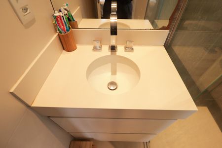 Apartamento para alugar com 67m², 2 quartos e 1 vaga Apartamento para alugar com 67m², 2 quartos e 1 vagaBanheiro da Suíte