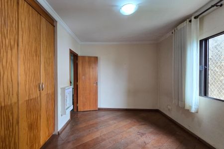 Casa à venda com 315m², 4 quartos e 2 vagasQuarto 2