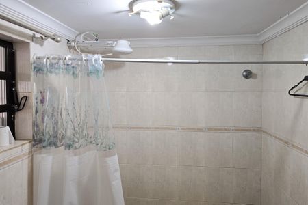 Casa à venda com 315m², 4 quartos e 2 vagasBanheiro de serviço