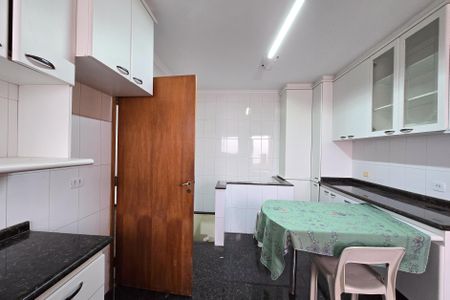 Casa à venda com 315m², 4 quartos e 2 vagasCozinha
