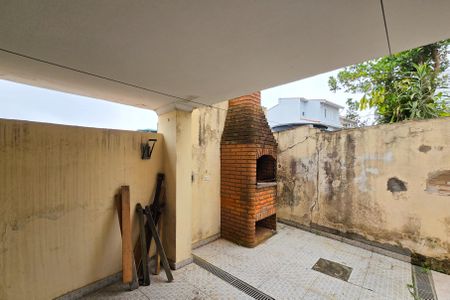 Casa à venda com 315m², 4 quartos e 2 vagasÁrea  - Churrasqueira