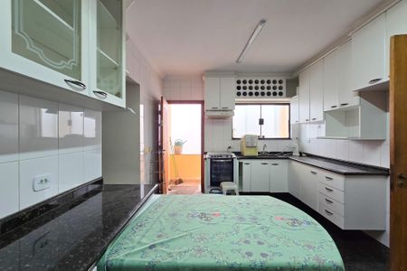 Casa à venda com 315m², 4 quartos e 2 vagasCozinha