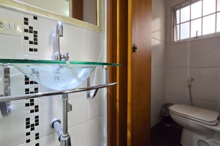 Casa à venda com 315m², 4 quartos e 2 vagasLavabo