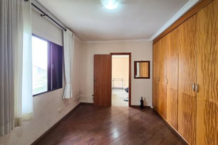 Casa à venda com 315m², 4 quartos e 2 vagasQuarto 2