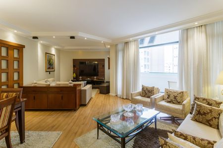 Apartamento à venda com 125m², 3 quartos e 3 vagas Apartamento à venda com 125m², 3 quartos e 3 vagasSala