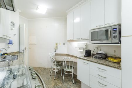 Apartamento à venda com 125m², 3 quartos e 3 vagas Apartamento à venda com 125m², 3 quartos e 3 vagasCozinha