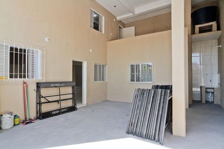 Área externa de casa para alugar com 3 quartos, 200m² em Parque Peruche, São Paulo
