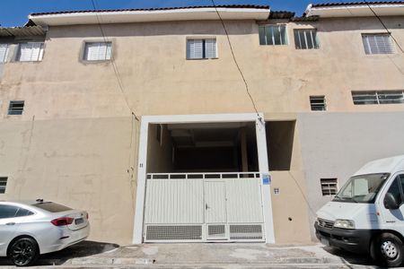 Fachada de casa para alugar com 3 quartos, 200m² em Parque Peruche, São Paulo