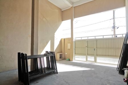Área externa de casa para alugar com 3 quartos, 200m² em Parque Peruche, São Paulo
