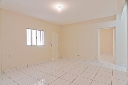Casa para alugar com 3 quartos, 200m² em Parque Peruche, São Paulo