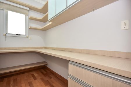 Apartamento à venda com 103m², 2 quartos e 2 vagasEscritório