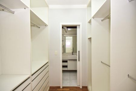 Apartamento à venda com 103m², 2 quartos e 2 vagasArmário da Suíte 