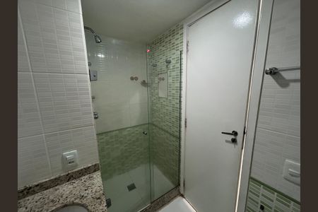 Apartamento à venda com 75m², 2 quartos e 1 vagaBanheiro Social