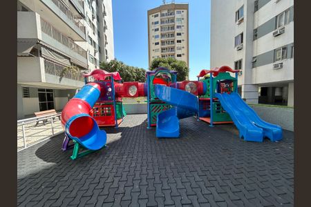 Apartamento à venda com 75m², 2 quartos e 1 vagaÁrea comum - Playground
