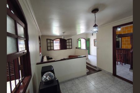 Casa à venda com 260m², 4 quartos e 2 vagasSala