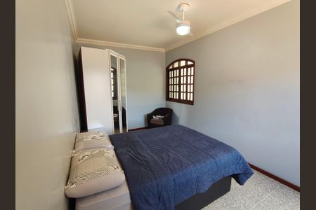 Casa à venda com 260m², 4 quartos e 2 vagasSuíte