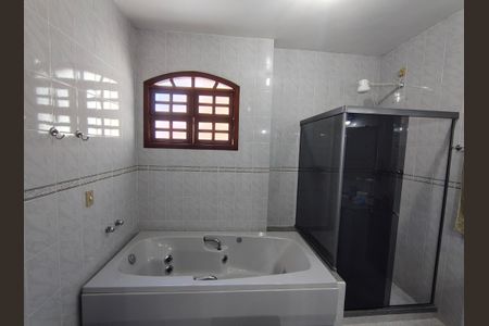 Casa à venda com 260m², 4 quartos e 2 vagasBanheiro da Suíte 2