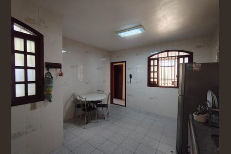 Casa à venda com 260m², 4 quartos e 2 vagasCozinha