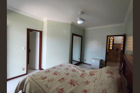 Casa à venda com 260m², 4 quartos e 2 vagasSuíte 3