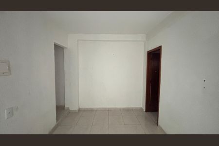 Casa para alugar com 40m², 1 quarto e sem vaga Casa para alugar com 40m², 1 quarto e sem vagaSala