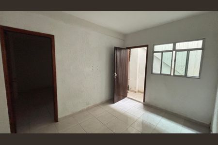 Casa para alugar com 40m², 1 quarto e sem vaga Casa para alugar com 40m², 1 quarto e sem vagaSala