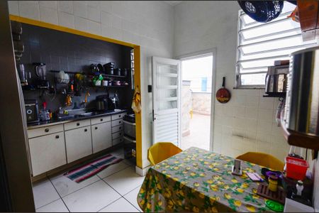 Apartamento à venda com 122m², 3 quartos e sem vagaCozinha