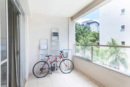 Apartamento para alugar com 100m², 4 quartos e 1 vaga Apartamento para alugar com 100m², 4 quartos e 1 vagaVaranda da Sala