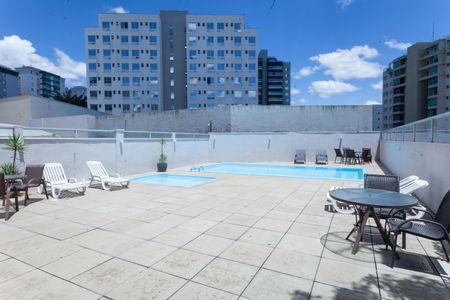 Apartamento para alugar com 100m², 4 quartos e 1 vaga Apartamento para alugar com 100m², 4 quartos e 1 vagaÁrea comum - Piscina