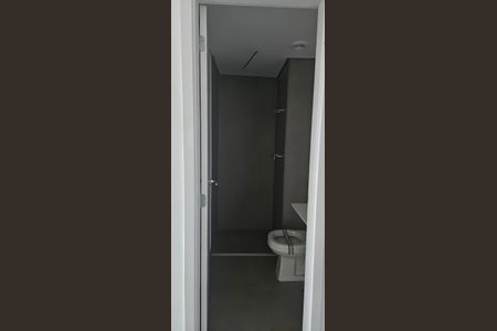 Banheiro de apartamento à venda com 1 quarto, 28m² em Indianópolis, São Paulo