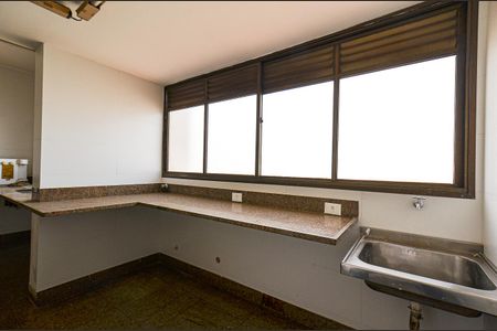 Apartamento para alugar com 430m², 3 quartos e 3 vagasÁrea de Serviço