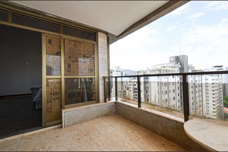 Apartamento para alugar com 430m², 3 quartos e 3 vagasVaranda
