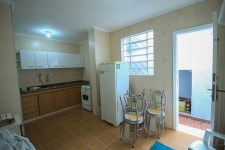 Casa para alugar com 160m², 2 quartos e 1 vagaCozinha