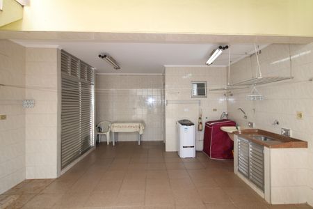 Casa à venda com 150m², 3 quartos e 2 vagasÁrea de Serviço