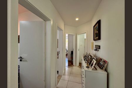 Apartamento à venda com 150m², 2 quartos e 1 vagaCorredor