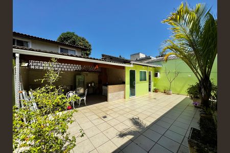 Apartamento à venda com 150m², 2 quartos e 1 vagaÁrea externa