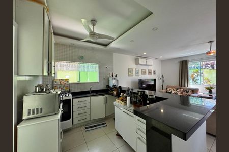 Apartamento à venda com 150m², 2 quartos e 1 vagaCozinha