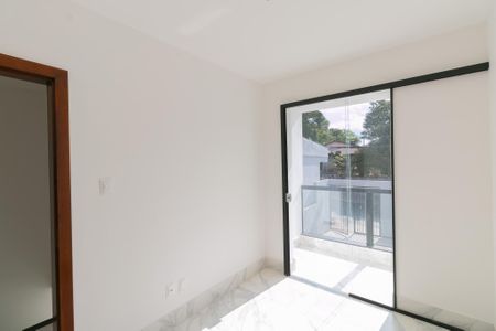 Casa à venda com 196m², 3 quartos e 4 vagas Casa à venda com 196m², 3 quartos e 4 vagasQuarto 2