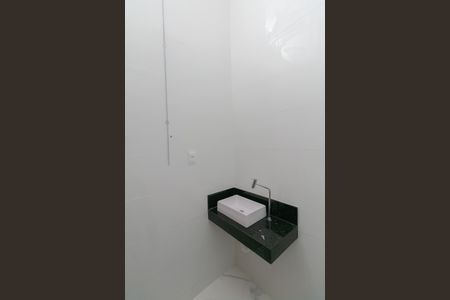 Casa à venda com 114m², 2 quartos e 2 vagas Casa à venda com 114m², 2 quartos e 2 vagasBanheiro Social