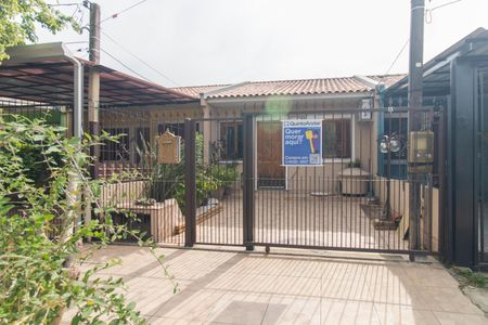 Casa à venda com 62m², 2 quartos e 2 vagasFachada