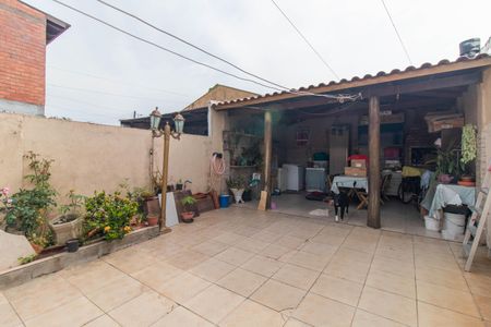 Casa à venda com 62m², 2 quartos e 2 vagasQuintal