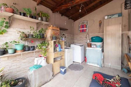 Casa à venda com 62m², 2 quartos e 2 vagasQuintal