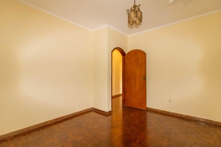 Casa à venda com 339m², 3 quartos e 3 vagas Casa à venda com 339m², 3 quartos e 3 vagasQuarto 3