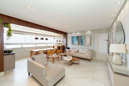 Apartamento para alugar com 150m², 4 quartos e 4 vagas Apartamento para alugar com 150m², 4 quartos e 4 vagasSala