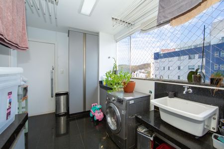 Apartamento para alugar com 150m², 4 quartos e 4 vagas Apartamento para alugar com 150m², 4 quartos e 4 vagasÁrea de Serviço