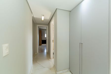 Apartamento para alugar com 150m², 4 quartos e 4 vagas Apartamento para alugar com 150m², 4 quartos e 4 vagasCorredor