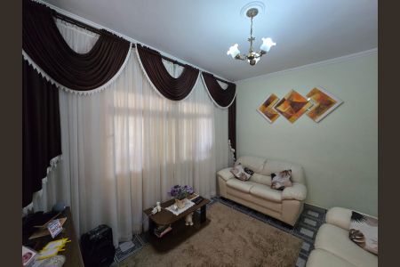 Casa à venda com 138m², 3 quartos e 3 vagasSala